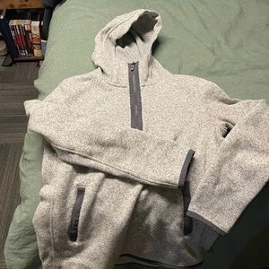 Grey lululemon hooded quarter zip sweatshirt! Size 6. Like new condition!